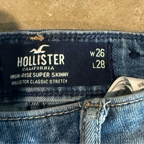 Hollister Blue Skinny Jeans with Distressed Detailing - Picture 4 of 7